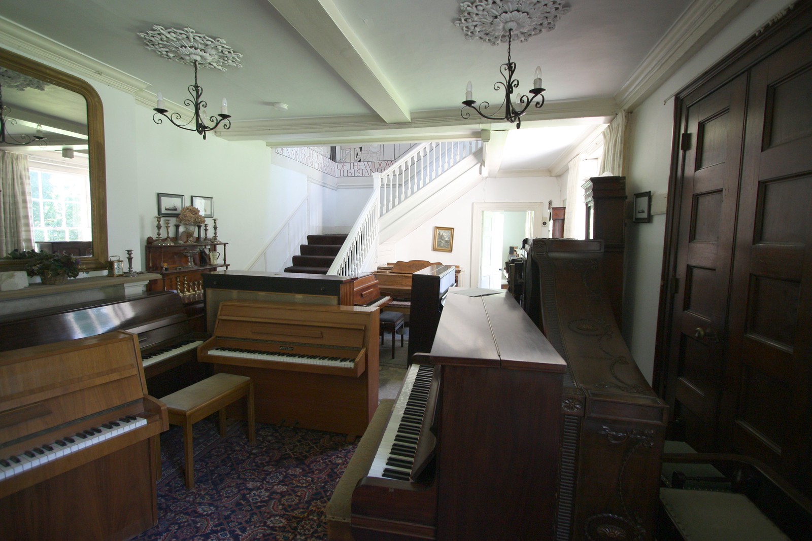 IMG_2889-gamma - Vicarage Pianos Interiour