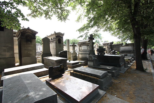 IMG_3100 - Pere Lachaise Glare