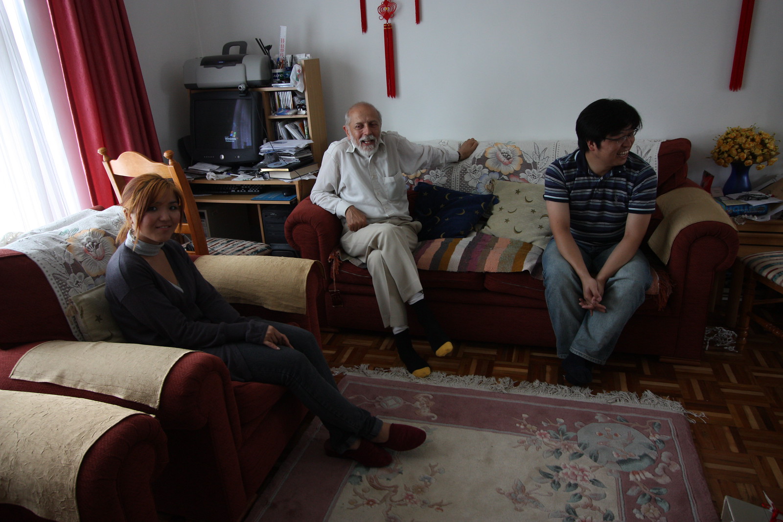 IMG_3656 - Father, Anuu and Xinyu in Sultan's sitting room