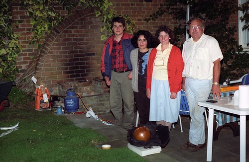 01536_n_9ae2ungef1158 - Melting with the Barneses