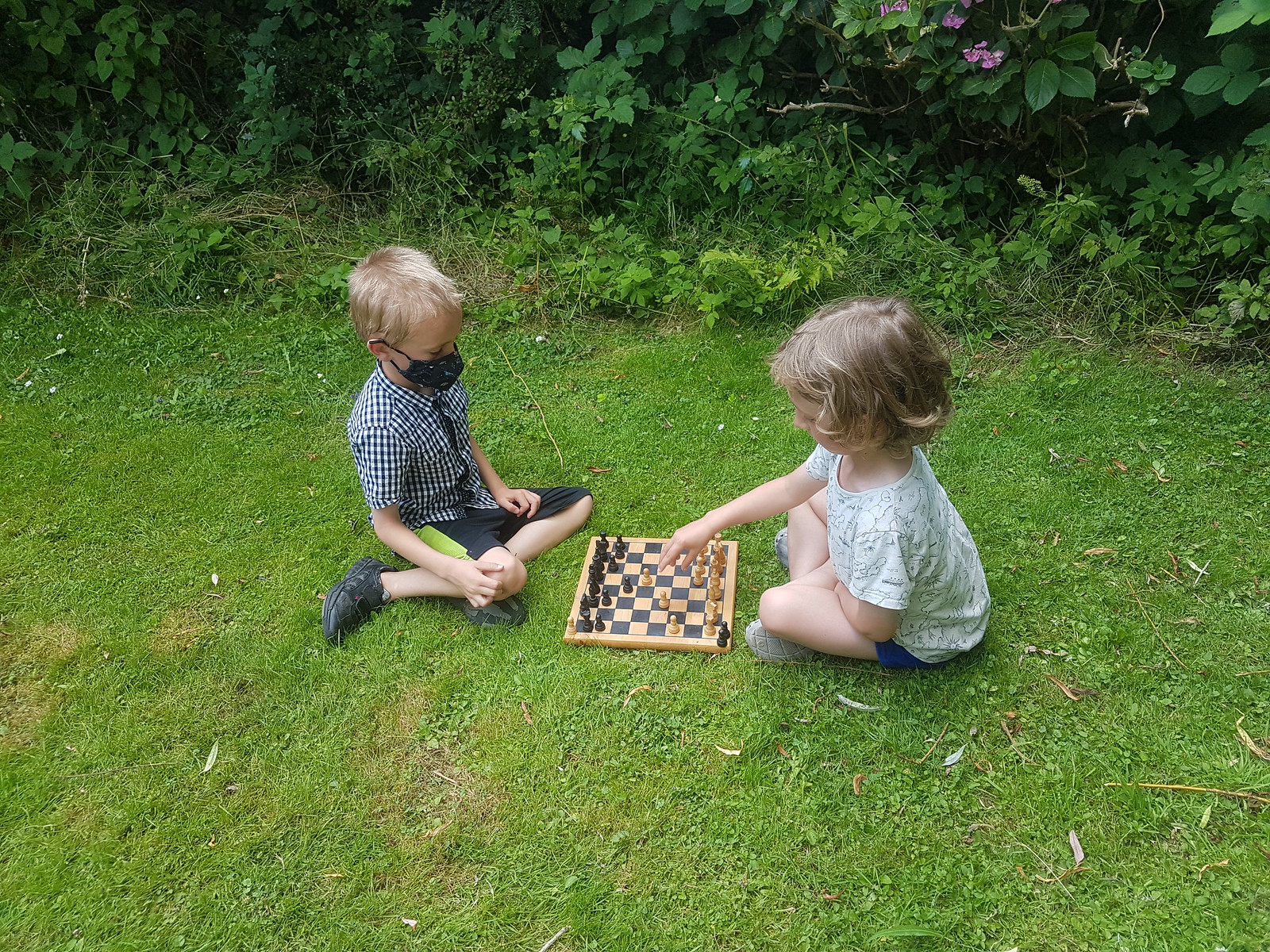 20210718_164520 - Manfully pushing a pawn